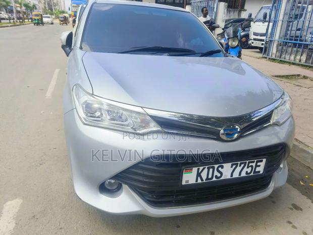 Toyota Axio 2018 Silver