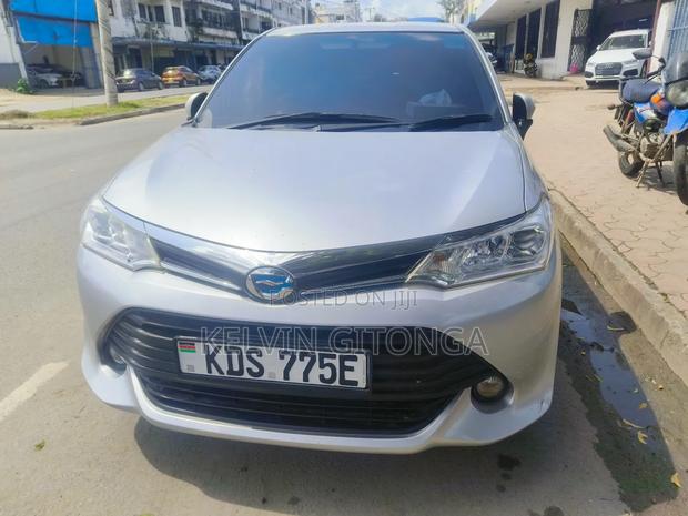 Toyota Axio 2018 Silver