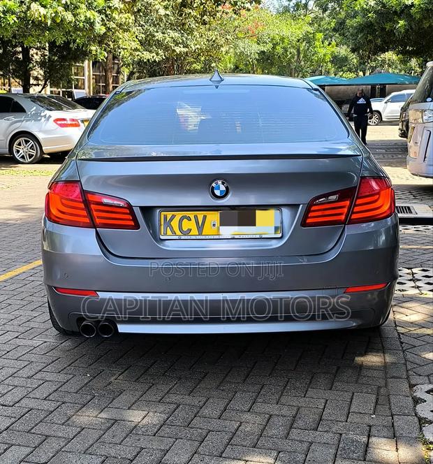 BMW 528i 2011 Gray