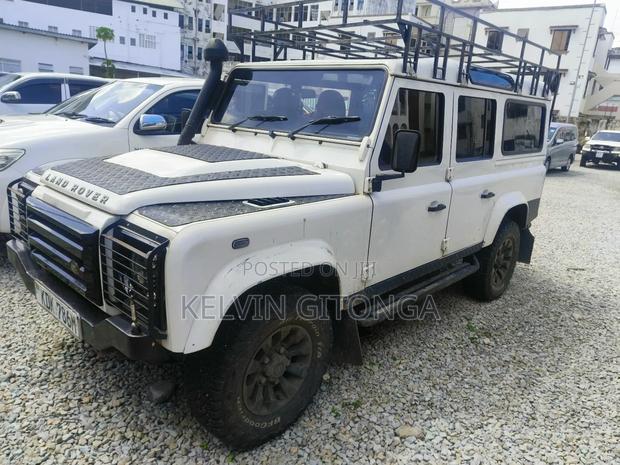 Land Rover Discovery 2017 White