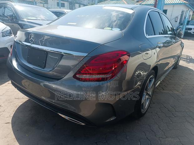 Mercedes-Benz C200 2018 Blue