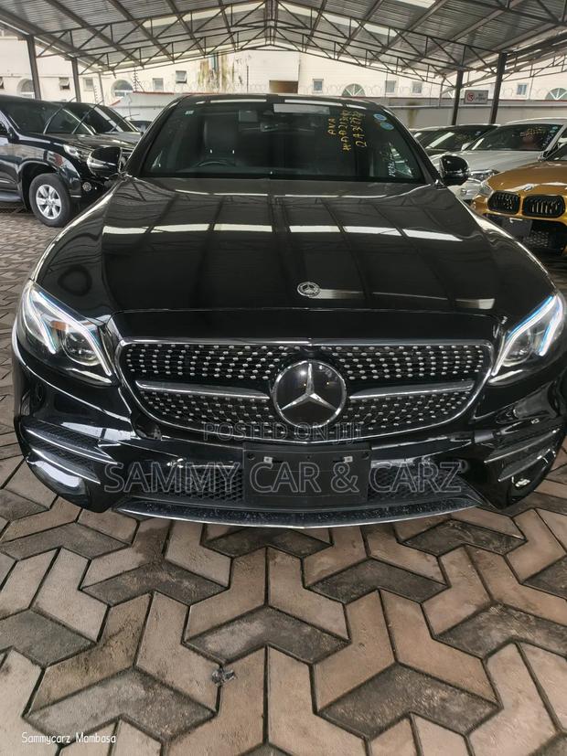 Mercedes-Benz 300E 2018 Black