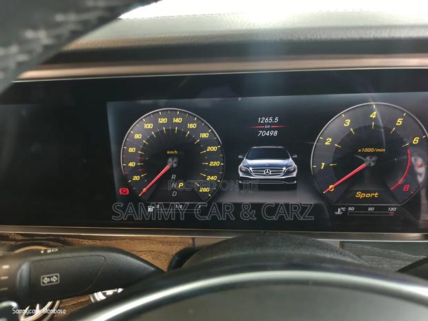 Mercedes-Benz 300E 2018 Black