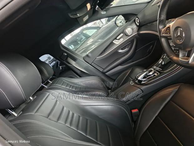 Mercedes-Benz 300E 2018 Black