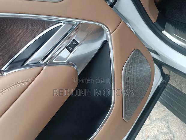 Land Rover Range Rover 2024 White