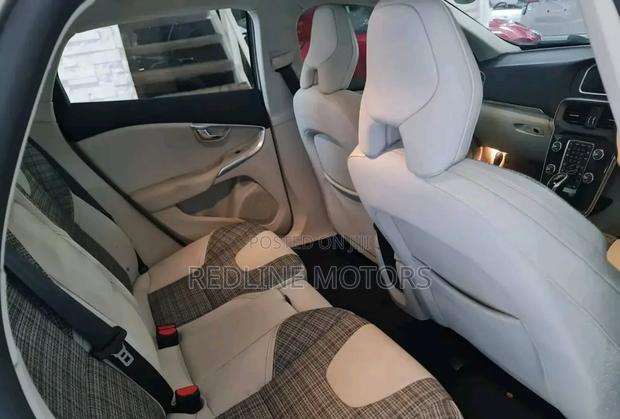 Volvo V40 2018 Brown