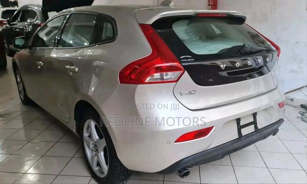 Volvo V40 2018 Brown