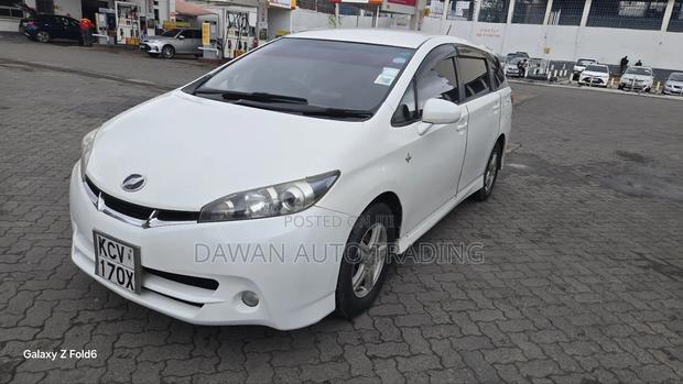 Toyota Wish 2013 White