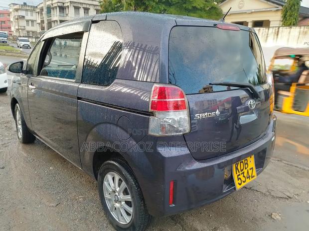 Toyota Spade 2014 Purple