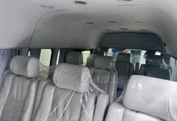 Toyota HiAce 2018 Off white