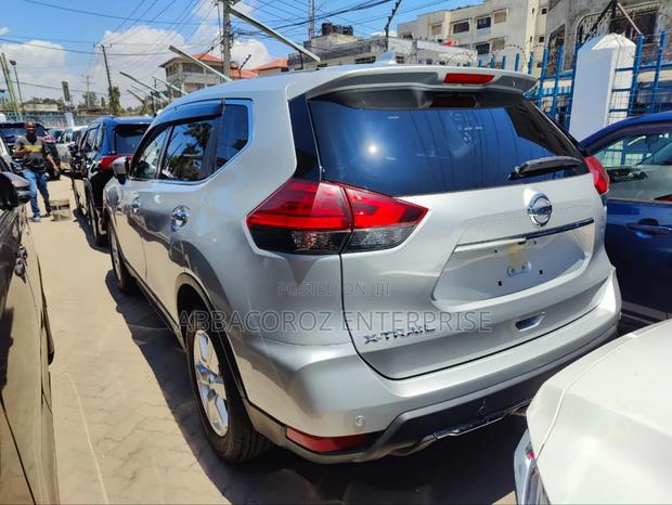 Nissan X-Trail 2.0 Petrol FWD 2017 Silver