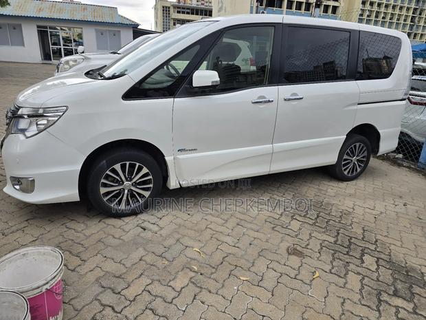 Nissan Serena 2016 White
