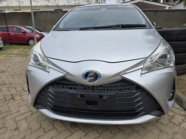 Toyota Vitz 1.5 FWD Hybrid 5dr 2019 Silver