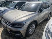 Volkswagen Tiguan 2.0T SE AWD 4MOTION 2018 Gold for sale