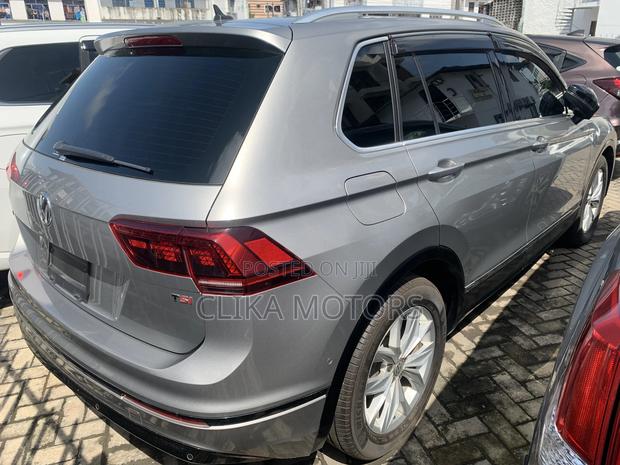 Volkswagen Tiguan 2.0T SE AWD 4MOTION 2018 Gold