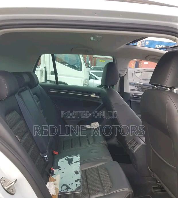 Volkswagen Golf 2018 Pearl