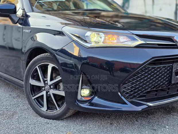 Toyota Corolla Fielder 1.5 Hybrid FWD 2018 Green