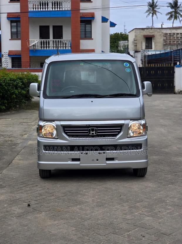 Honda Vamos 2018 Silver
