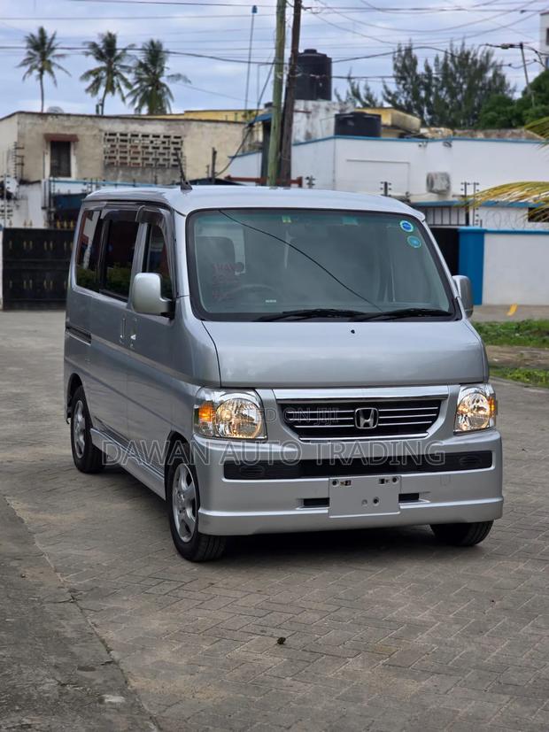 Honda Vamos 2018 Silver