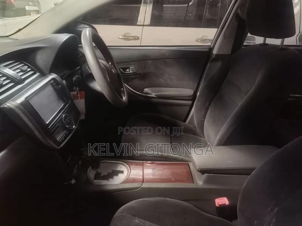 Toyota Premio 2015 Silver