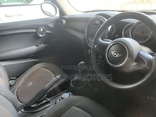 Mini Cooper 2018 Off white