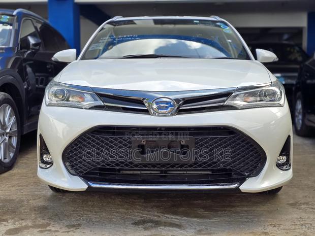 Toyota Corolla Fielder 1.5 Hybrid FWD 2018 White