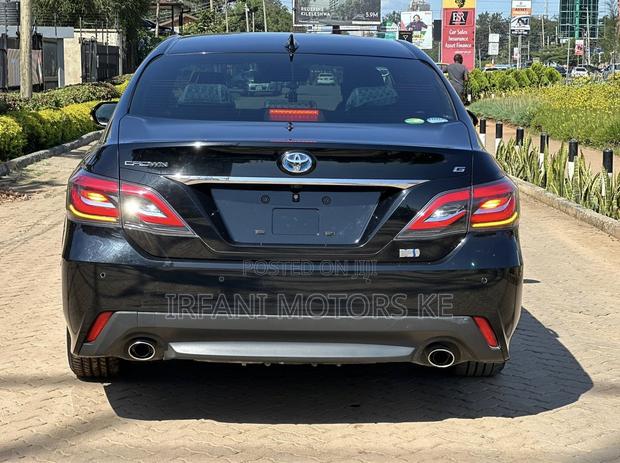 Toyota Crown 2018 Black