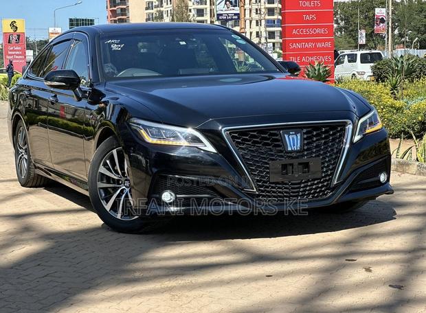 Toyota Crown 2018 Black