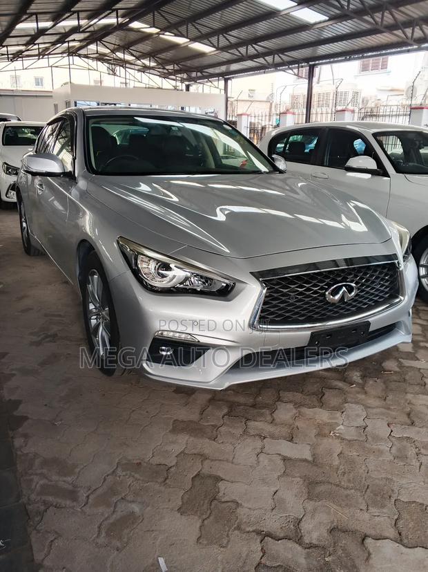 Nissan Skyline 2018 Silver