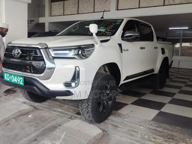 Toyota Hilux 2020 White