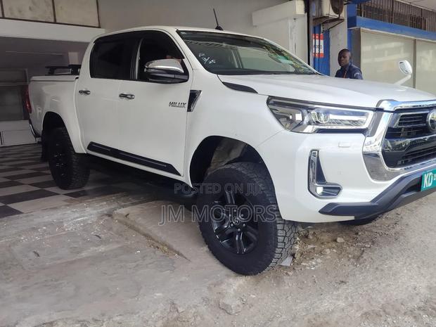 Toyota Hilux 2020 White