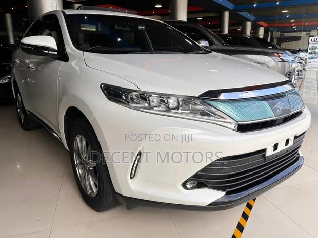 Toyota Harrier 2.0 2018 White