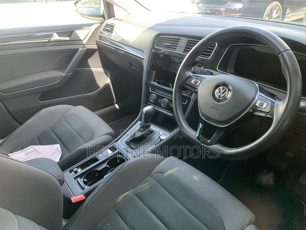 Volkswagen Golf TSI S FWD 2018 Silver