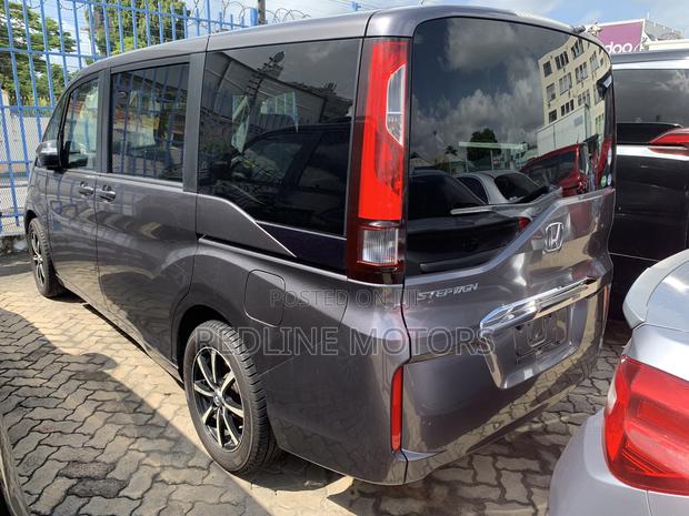 Honda Stepwgn 2018 Gray