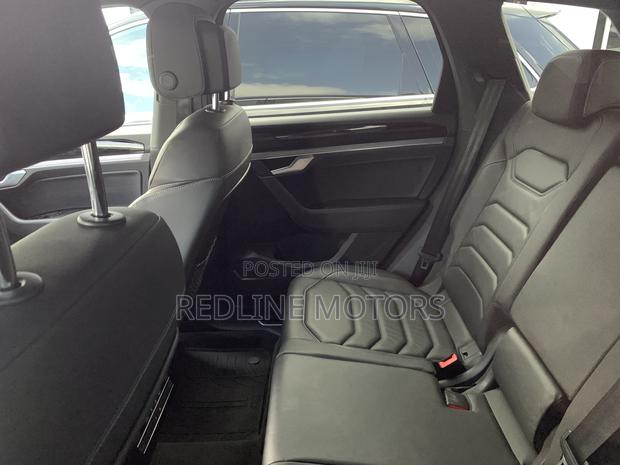 Volkswagen Touareg 2019 Gray