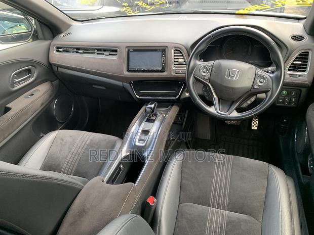 Honda Vezel 1.5 Hybrid 4WD 2018 Pearl
