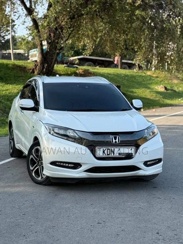 Honda Vezel 2017 White