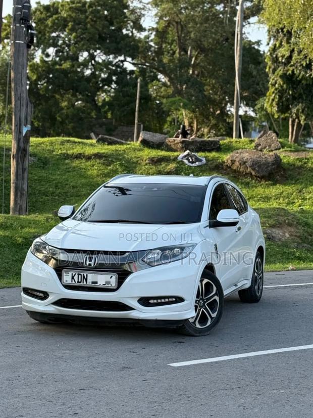 Honda Vezel 2017 White