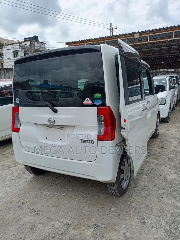 Daihatsu Tanto 2018 White