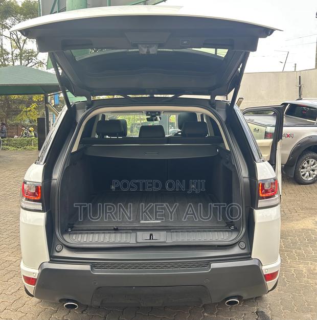 Land Rover Range Rover Sport HSE Td6 4x4 (3.0L 6cyl 8A) 2017 White
