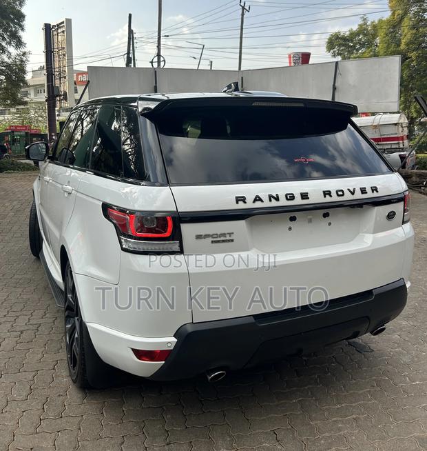 Land Rover Range Rover Sport HSE Td6 4x4 (3.0L 6cyl 8A) 2017 White