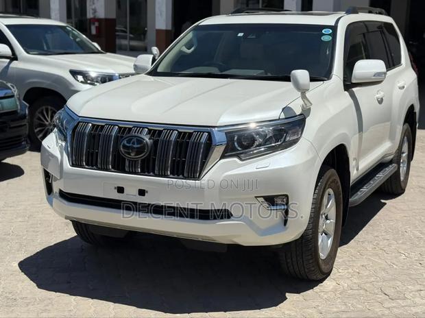 Toyota Land Cruiser Prado 2.7 2019 White