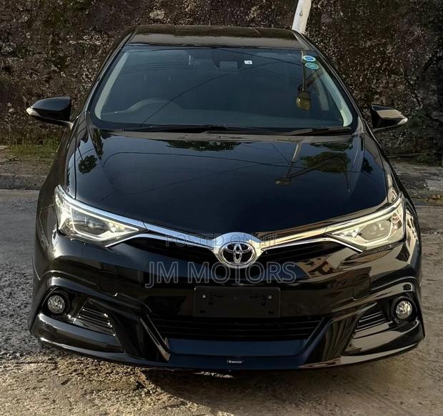 Toyota Auris 2019 Matt Black
