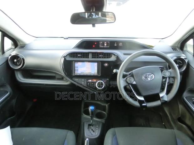 Toyota Aqua 2018 Black