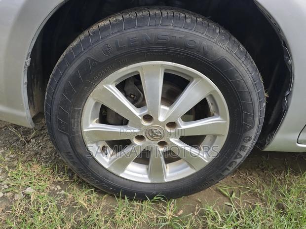 Toyota Corolla Fielder 2015 Silver