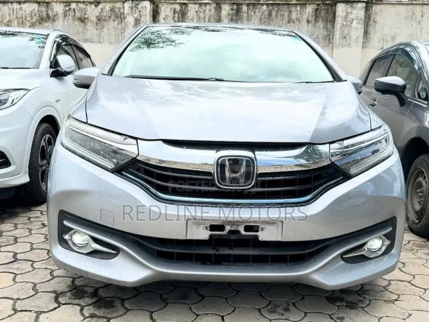 Honda Shuttle 2018 Silver