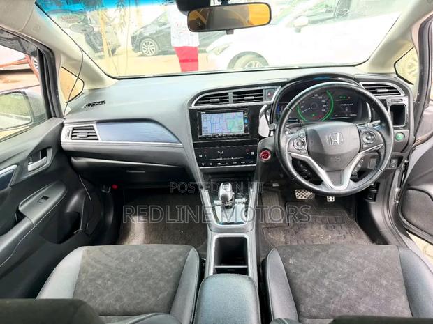 Honda Shuttle 2018 Silver