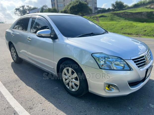 Toyota Premio 2016 Silver