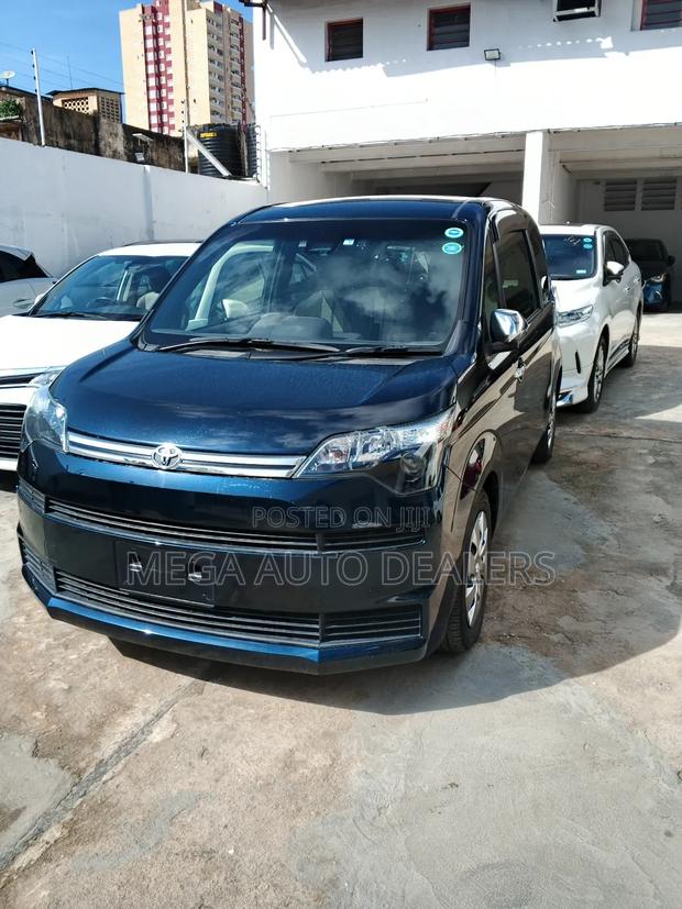 Toyota Spade 1.5 2018 Black