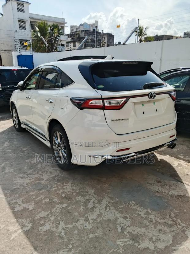 Toyota Harrier 2.0 Turbo 2019 White